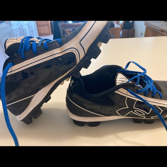 Under Armour Baseball Cleats - Picture 3 of 6